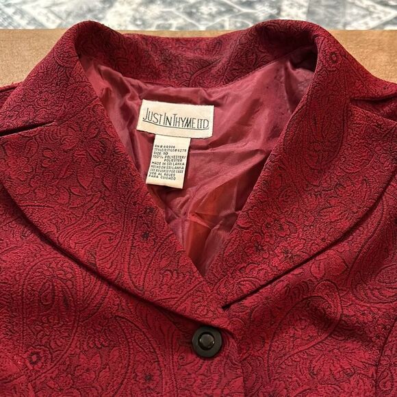Vtg. 1990’s Just In Thyme Ltd. Red Paisley Skirt Suit with Black Lace Accents. S - Picture 5 of 12